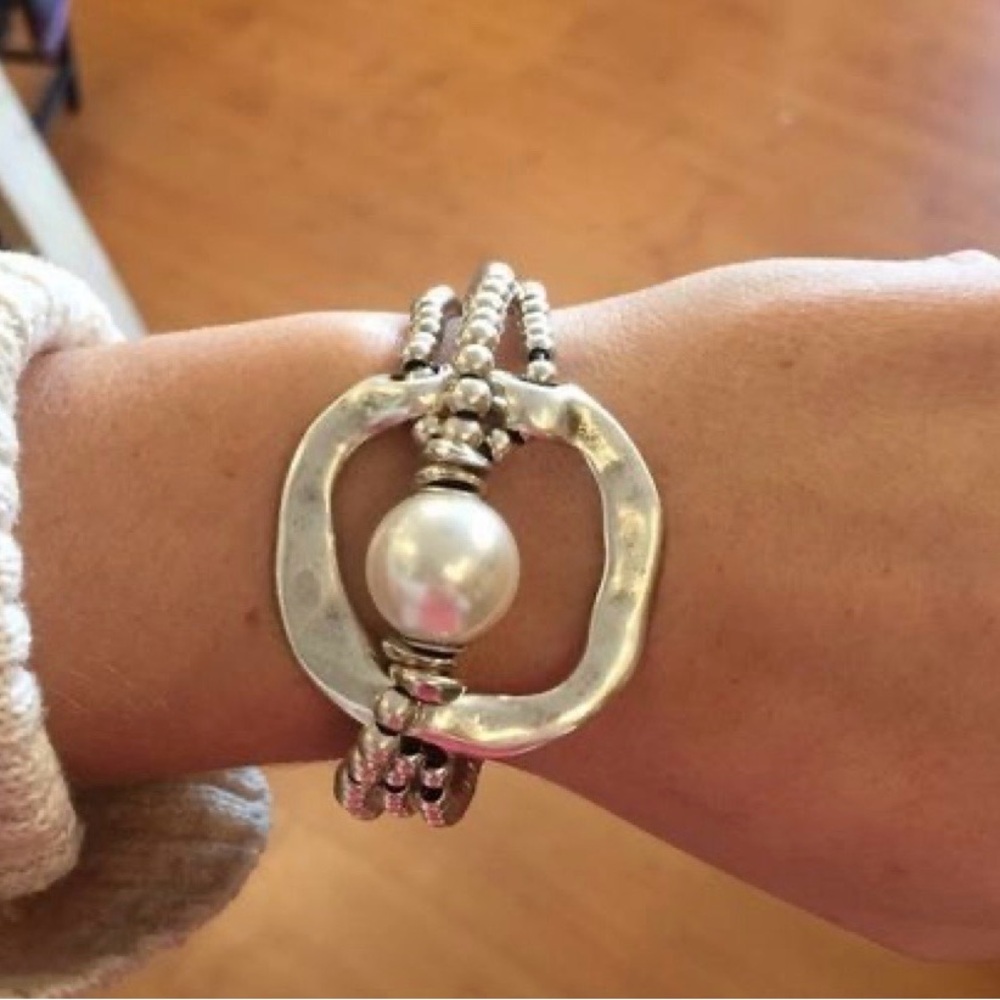UNO de 50 Silver Pearl Multi-Strand Bracelet